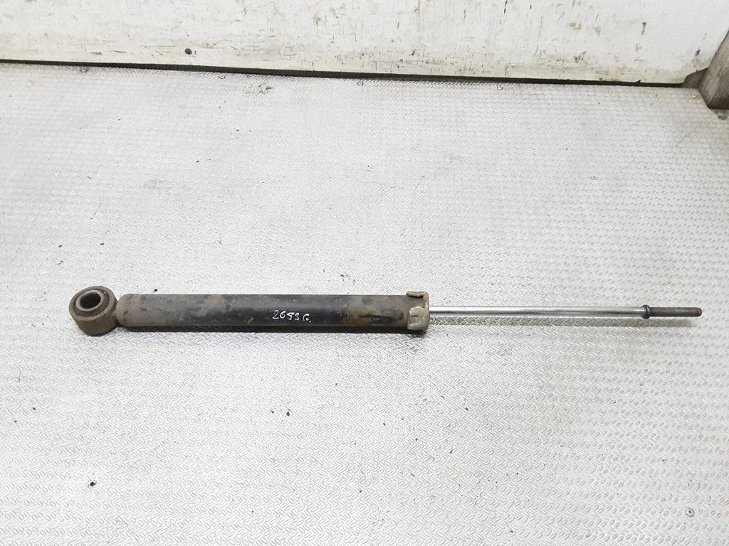 Rear shock absorber/damper – Toyota Avensis T250 (2003-2006)