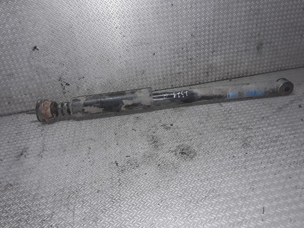 Rear shock absorber/damper