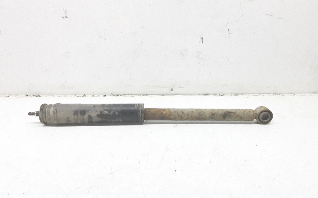 Amortyzator tylny – Toyota Avensis Verso (2001-2009)
