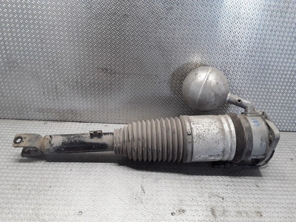 Rear shock absorber/damper – Volkswagen Phaeton (2002-2016)