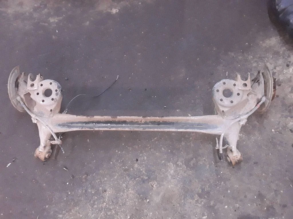 Rear axle beam – Toyota Verso (2009-2018)