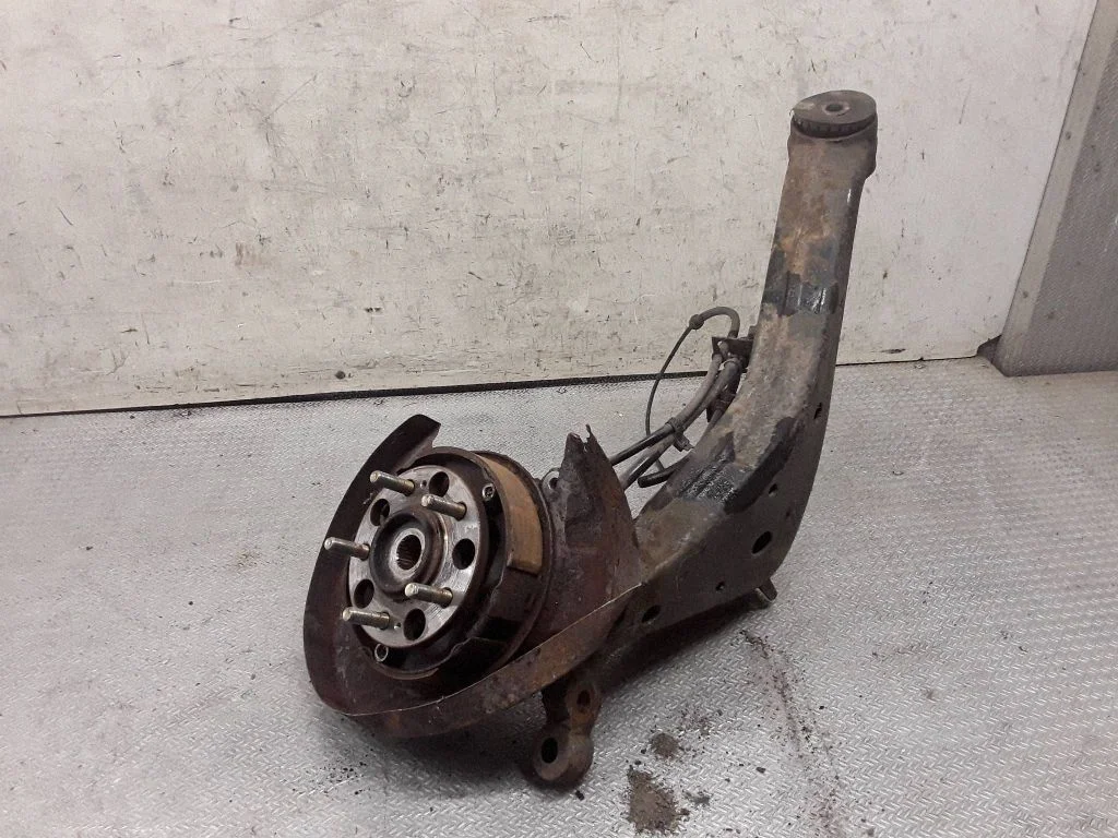 Rear wheel hub spindle/knuckle – Hyundai Santa Fe (2000-2006)