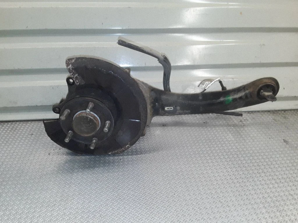 Rear wheel hub spindle/knuckle – Volvo C30 (2007-2010), right