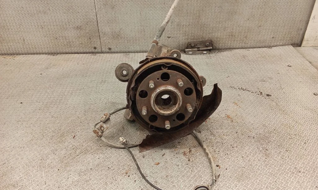Rear wheel hub spindle/knuckle – Hyundai Tucson JM (2004-2009)