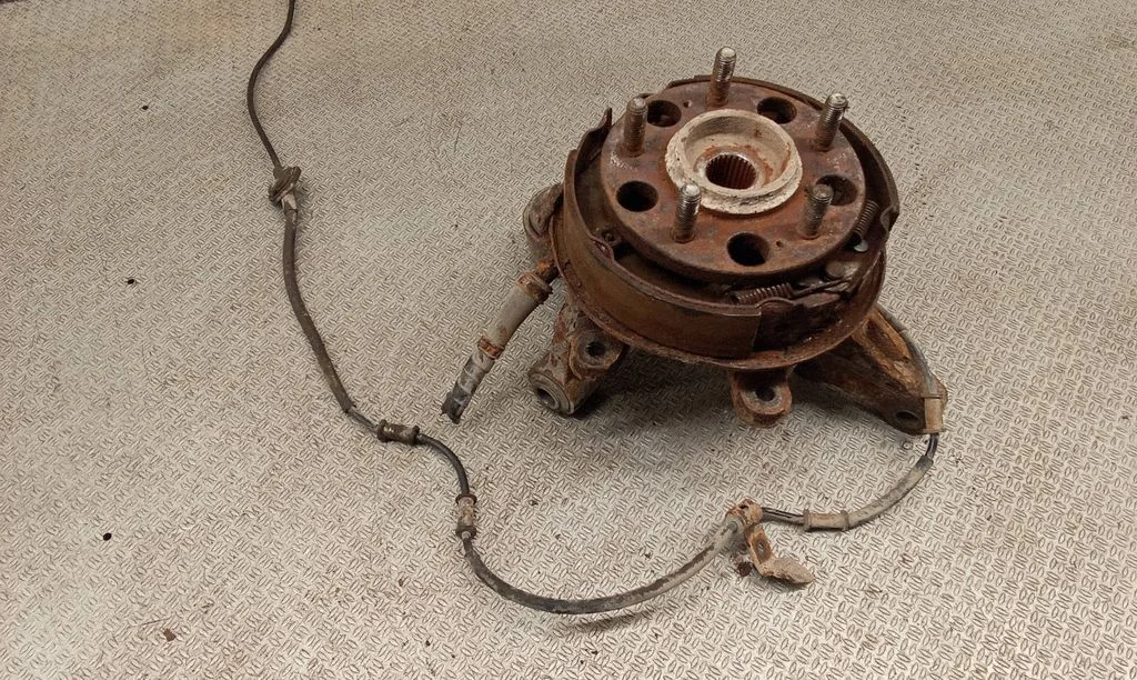 Rear wheel hub spindle/knuckle – Hyundai Tucson JM (2004-2009)