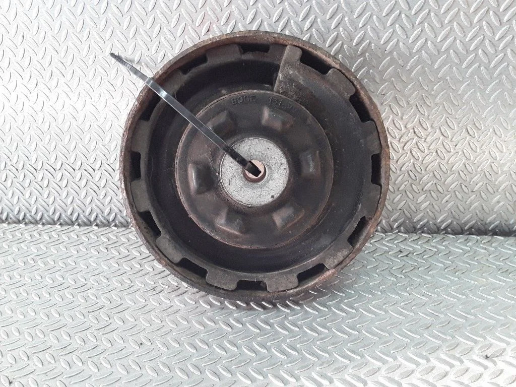 Aizmugurējās atsperes gumijas balsts – BMW 5. sērija E39 (1996-2003)