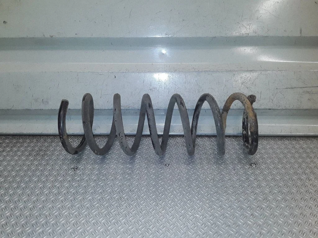 Rear coil spring – Volvo C30 (2007-2010)
