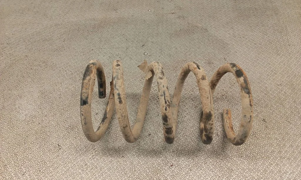 Rear coil spring – Ford Maverick (2001-2007)