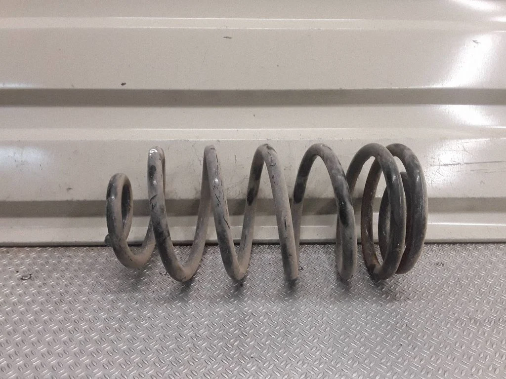 Rear coil spring – Chevrolet Cruze (2009-2016)