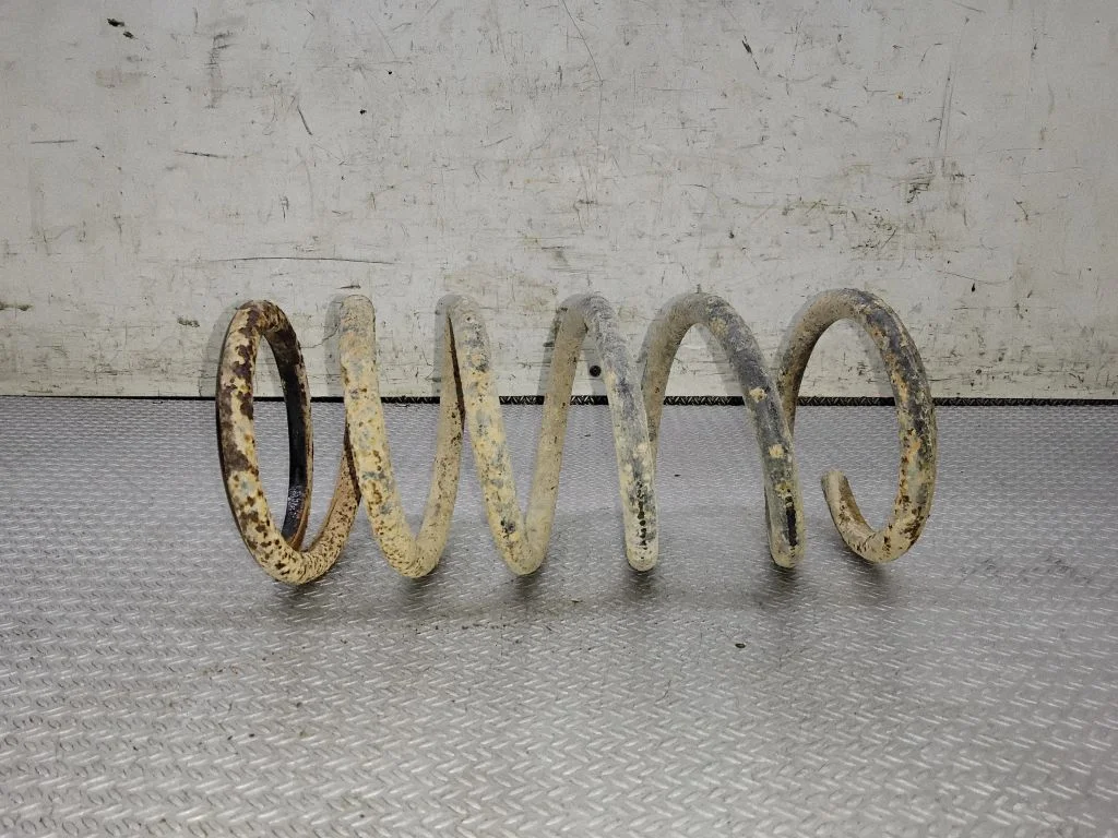 Rear coil spring – Toyota Previa (XR30, XR40) II (2000-2006)