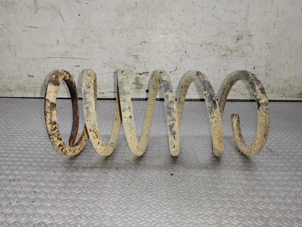 Rear coil spring – Toyota Previa (XR30, XR40) II (2000-2006)