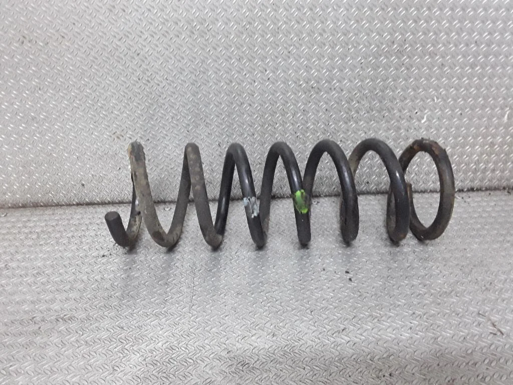Rear coil spring – Lexus IS 220D-250-350 (2006-2013)