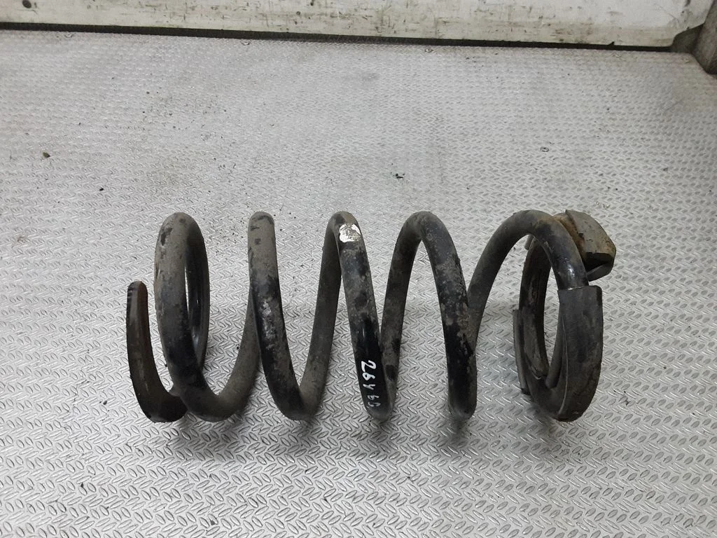 Rear coil spring – Mitsubishi Grandis (2003-2011)