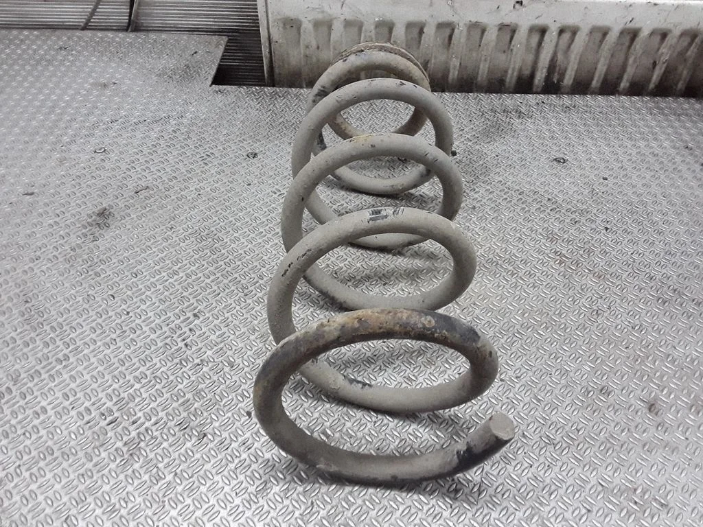 Rear coil spring – Honda Accord (2003-2007)