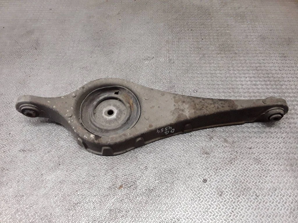 Rear control arm – Volvo V60 (2011-2013)
