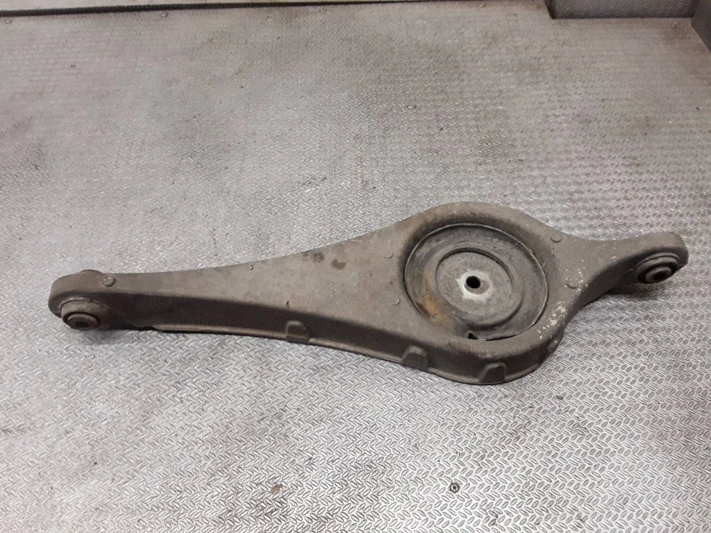 Rear control arm – Volvo V60 (2011-2013)