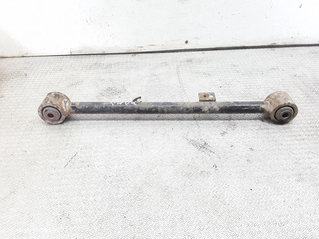 Rear control arm – right