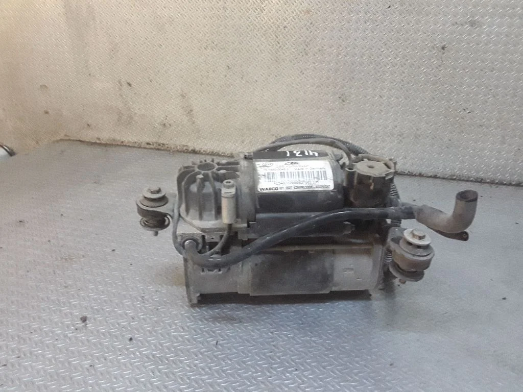 Pneimatiskās (gaisa) balstiekārtas kompresors – Audi A8 S8 D3 4E (2002-2009)
