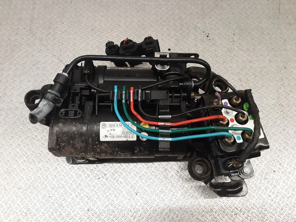 Air suspension compressor/pump – Volkswagen Phaeton (2002-2016)