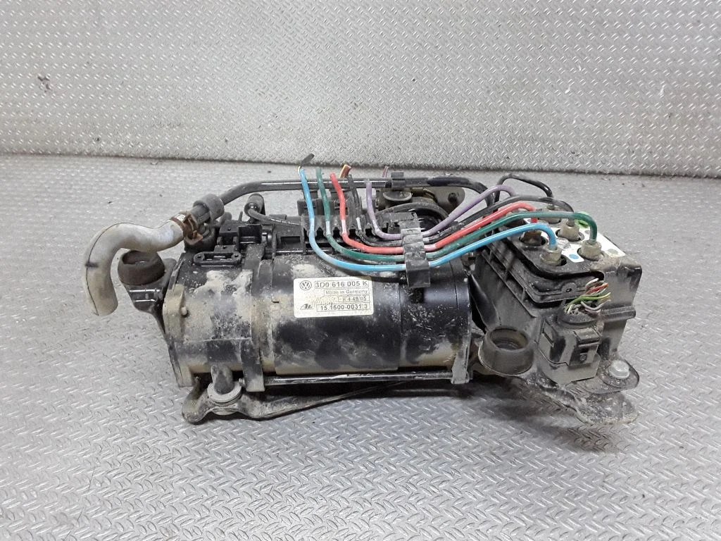 Air suspension compressor/pump – Volkswagen Phaeton (2002-2016)