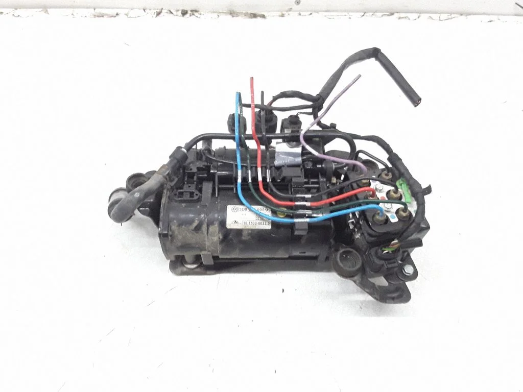 Air suspension compressor/pump – Volkswagen Phaeton (2002-2016)