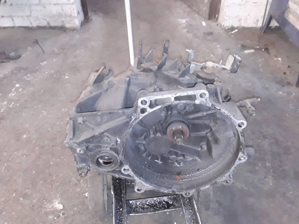 Manual 6 speed gearbox – Mitsubishi Grandis (2003-2011)