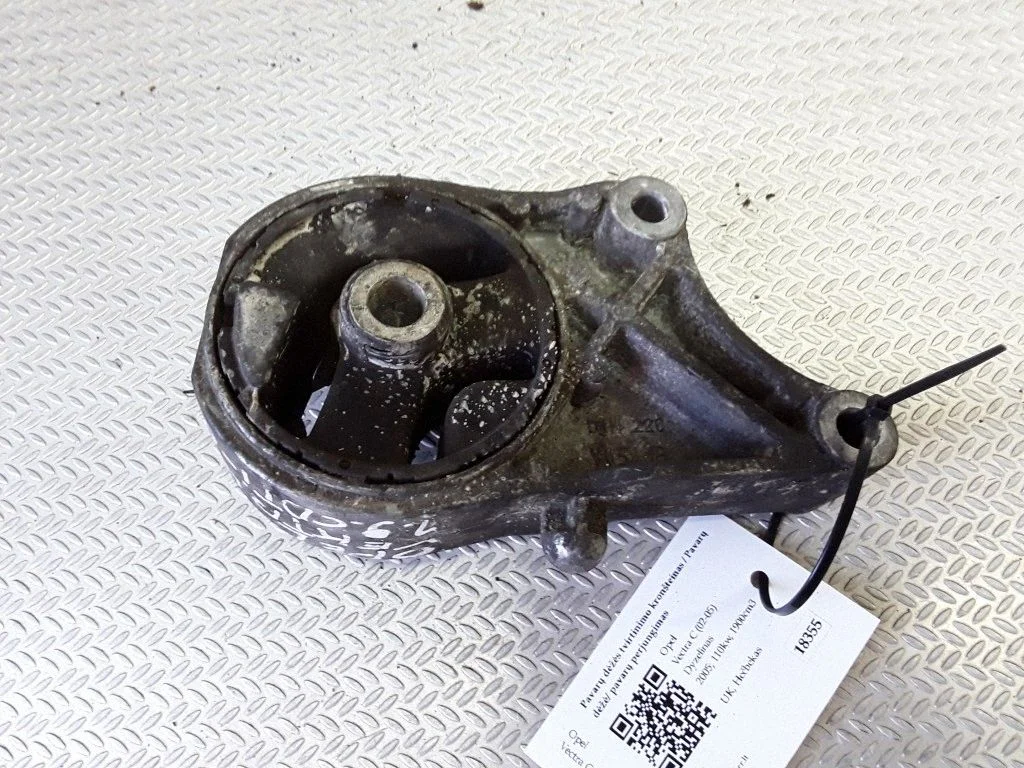 Gearbox mounting bracket – Opel Vectra C (2002-2005)