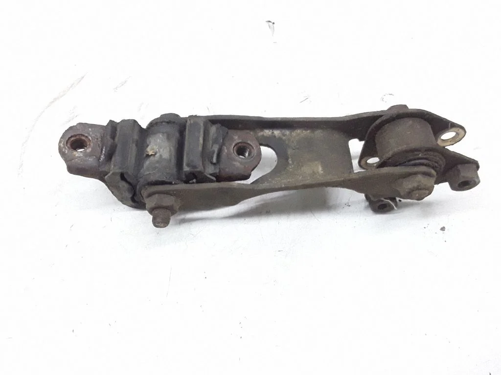 Gearbox mounting bracket
