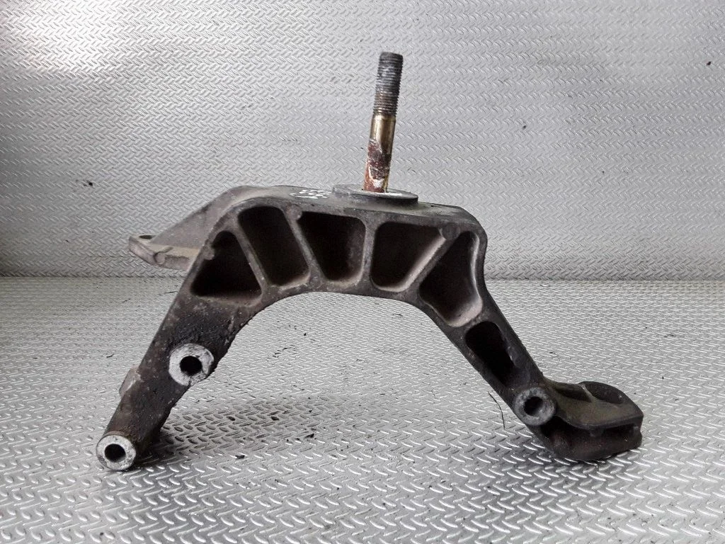Gearbox mounting bracket – Fiat Punto (188) (1999-2010)