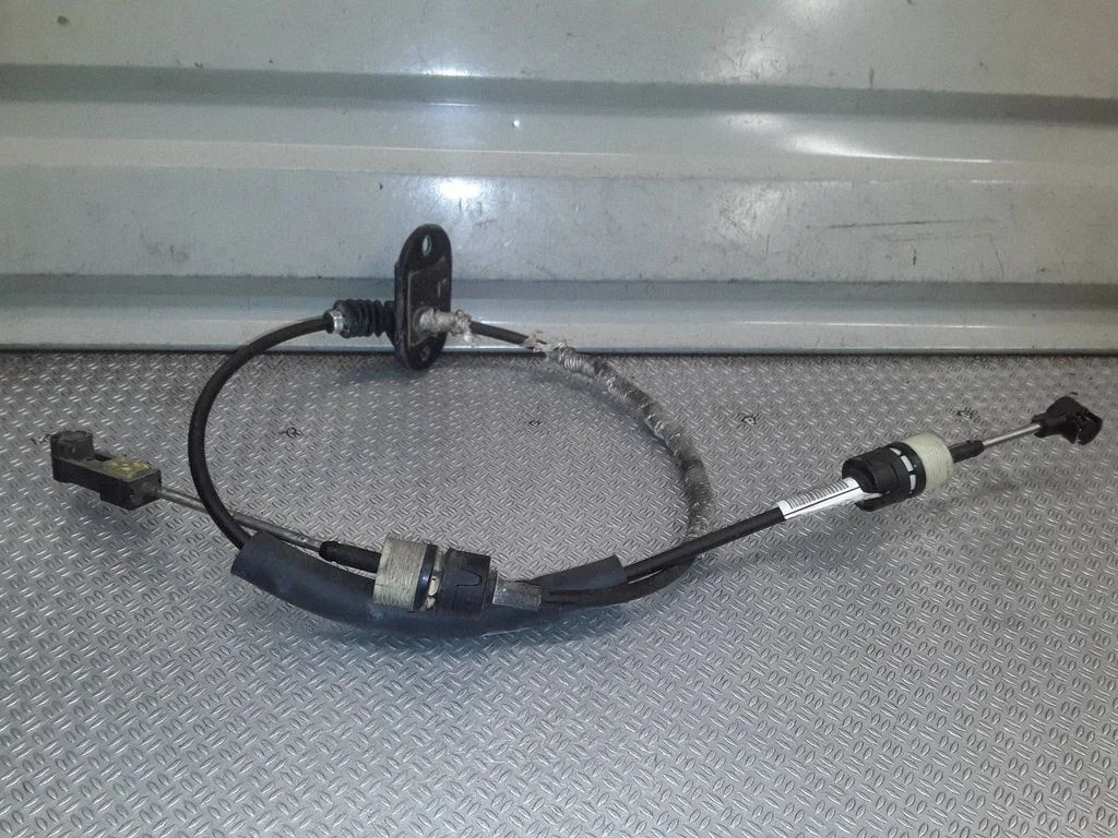 Gear shift cable linkage – Ford Mondeo MK IV (2007-2014)
