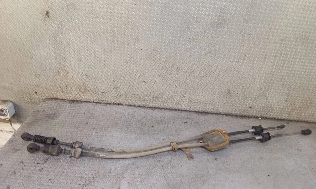 Gear shift cable linkage – Toyota Aygo AB10 (2005-2014)