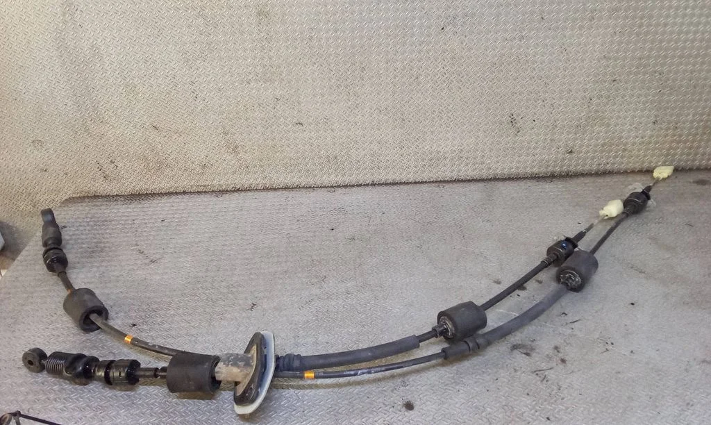 Gear shift cable linkage – Hyundai i40 (2011-)