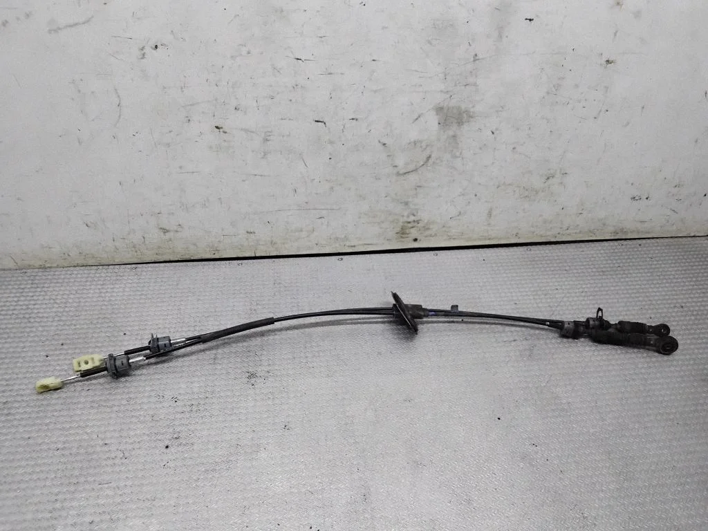 Gear shift cable linkage – Hyundai i30 (2007-2012)