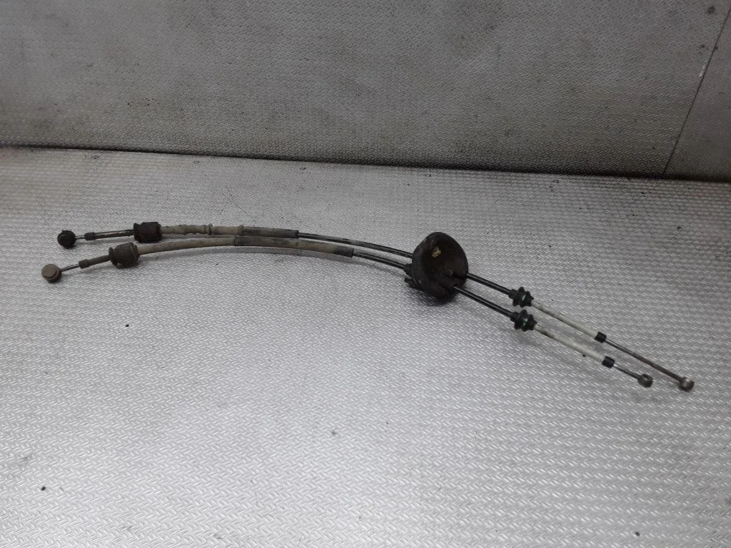Gear shift cable linkage – Peugeot 307 (2001-2005)