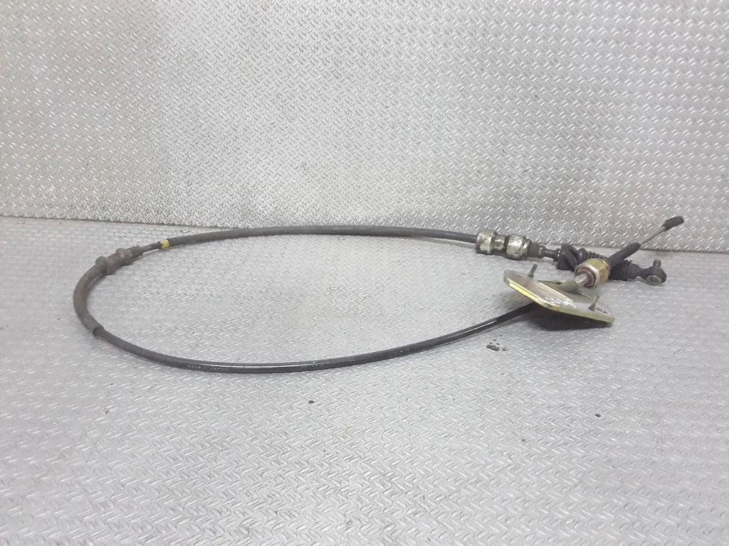 Gear shift cable linkage