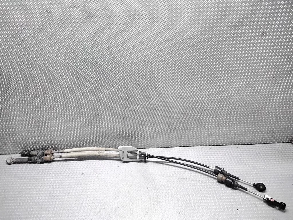 Gear shift cable linkage