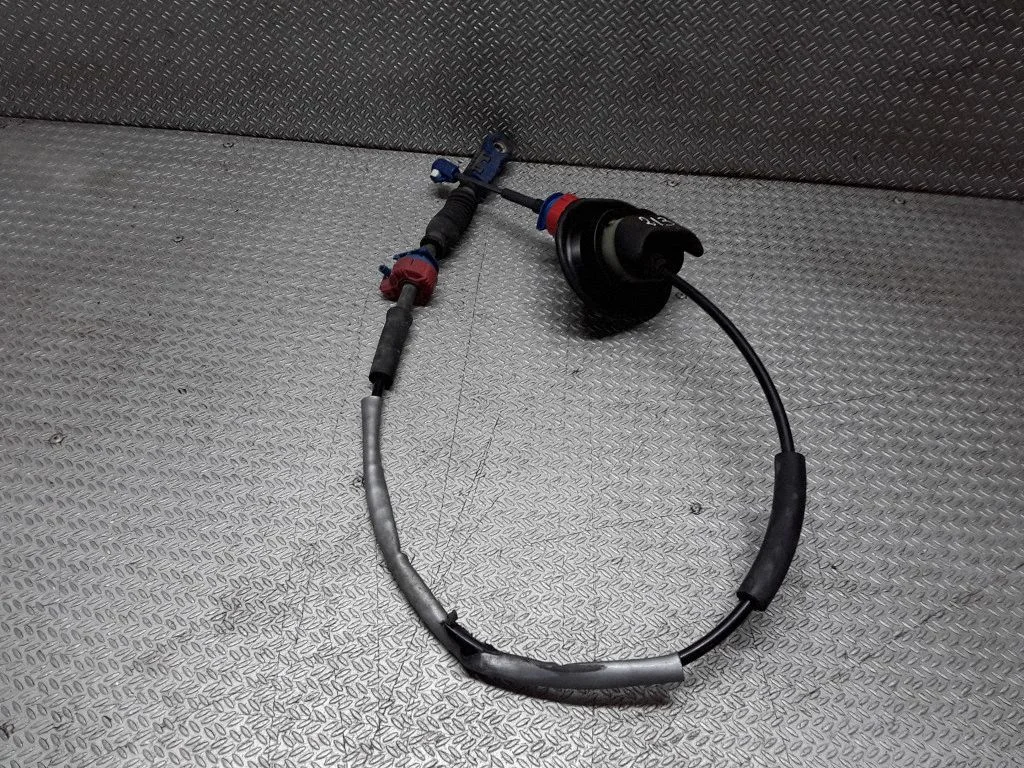 Gear shift cable linkage – Peugeot 307 (2001-2005)