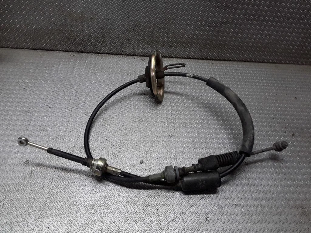 Gear shift cable linkage – Hyundai Santa Fe (2000-2006)