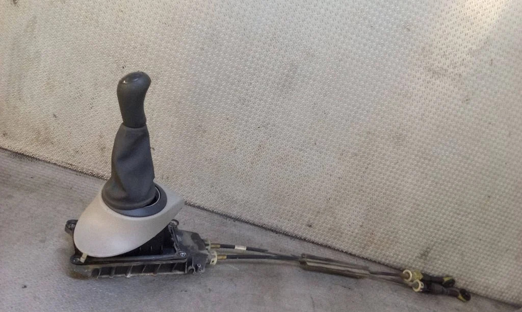 Gear selector mechanism 8200273239