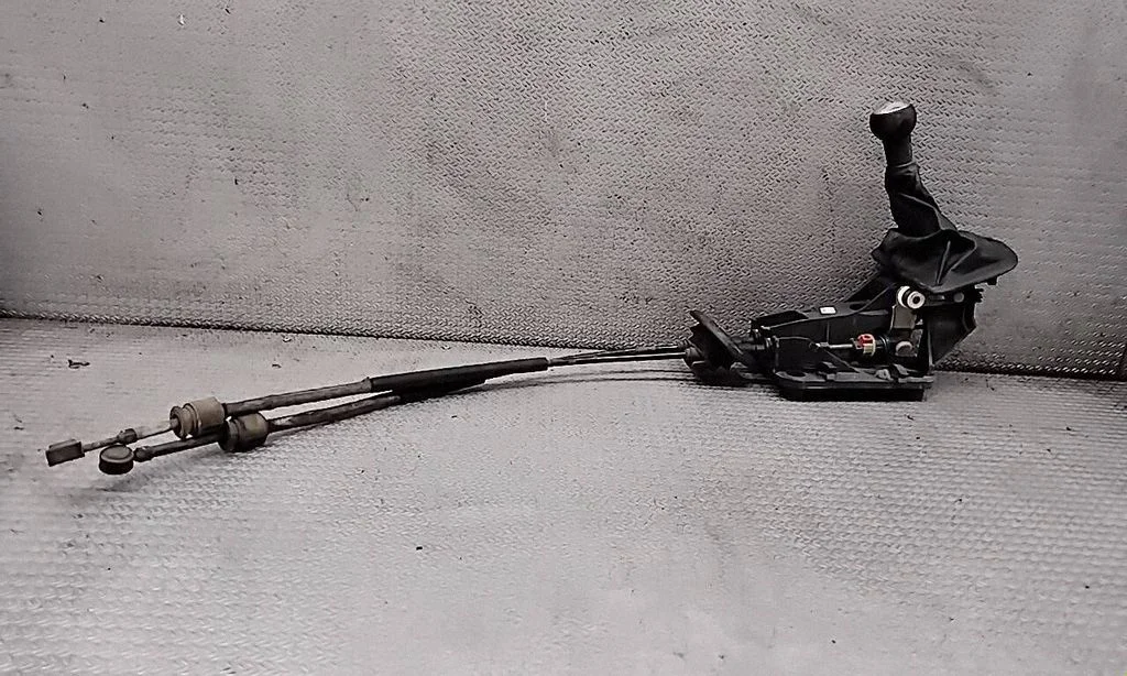 Gear selector mechanism – Peugeot 307 (2001-2005)