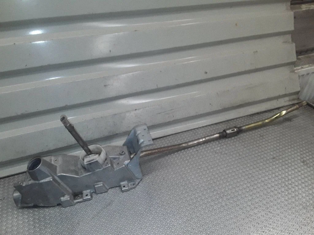Gear selector mechanism – Saab 9-5 (1998-2005)