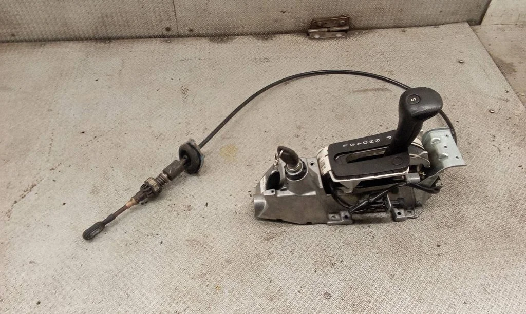 Gear selector mechanism – Saab 9-5 (2006-2010)