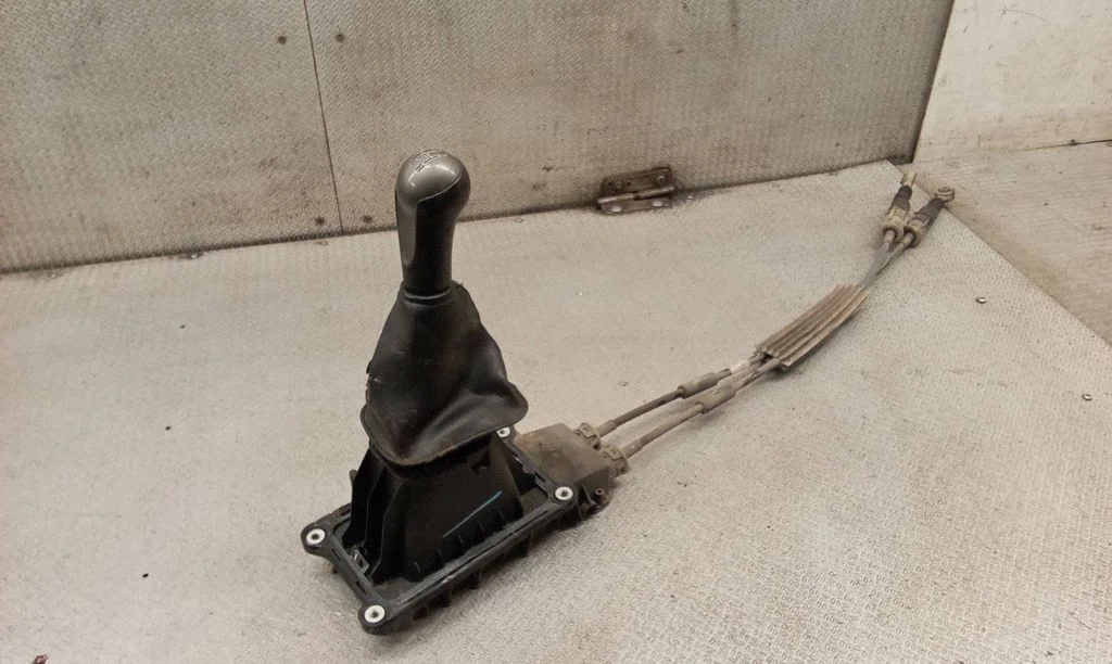 Gear selector mechanism – Nissan Note (E11) (2006-2014)