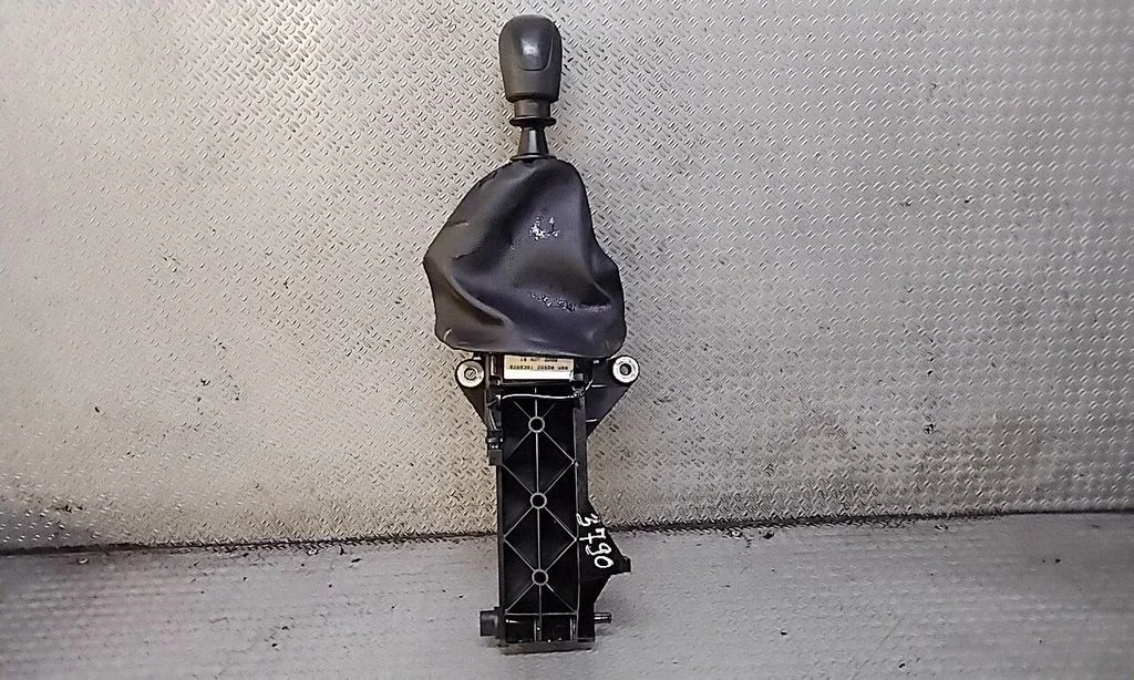 Gear selector mechanism – Volkswagen Crafter (2006-2016)