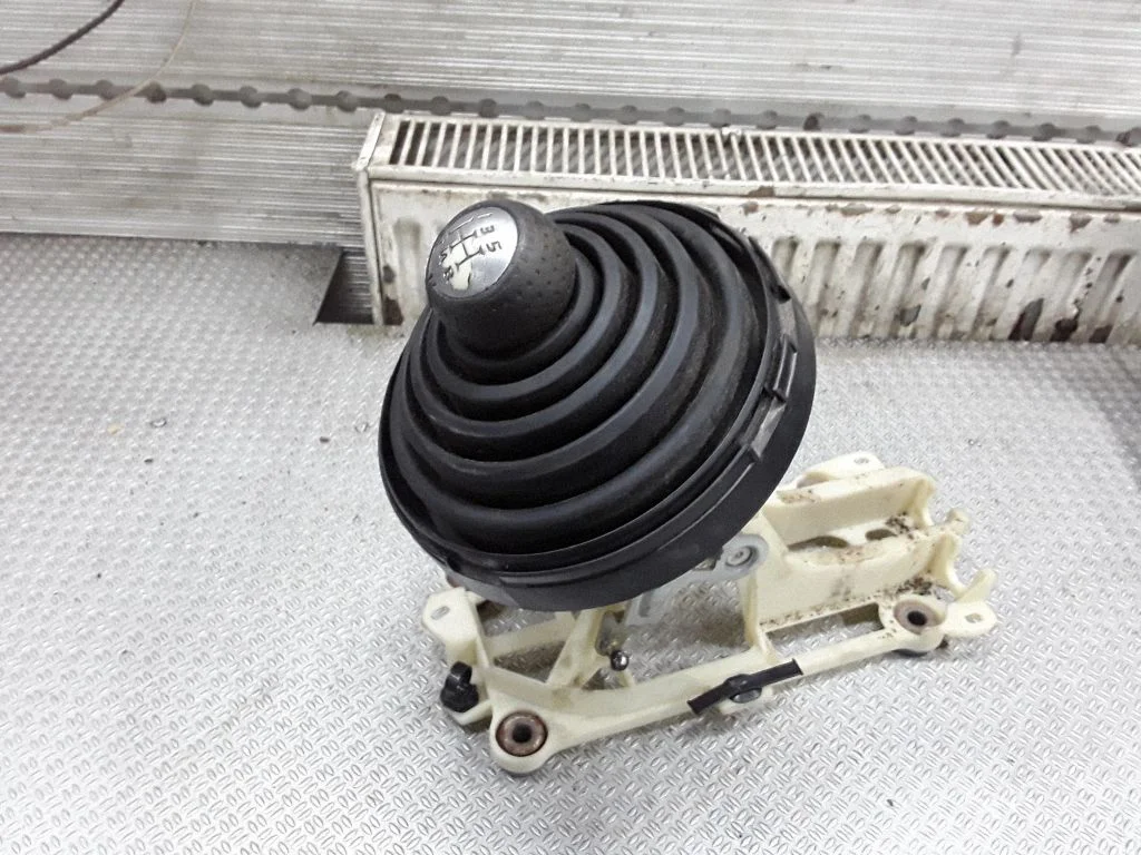 Gear selector mechanism – Mitsubishi Colt CZ3 (2006-2009)