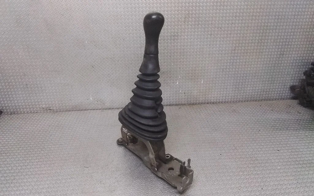 Gear selector mechanism – Chrysler Grand Voyager IV (2001-2007)