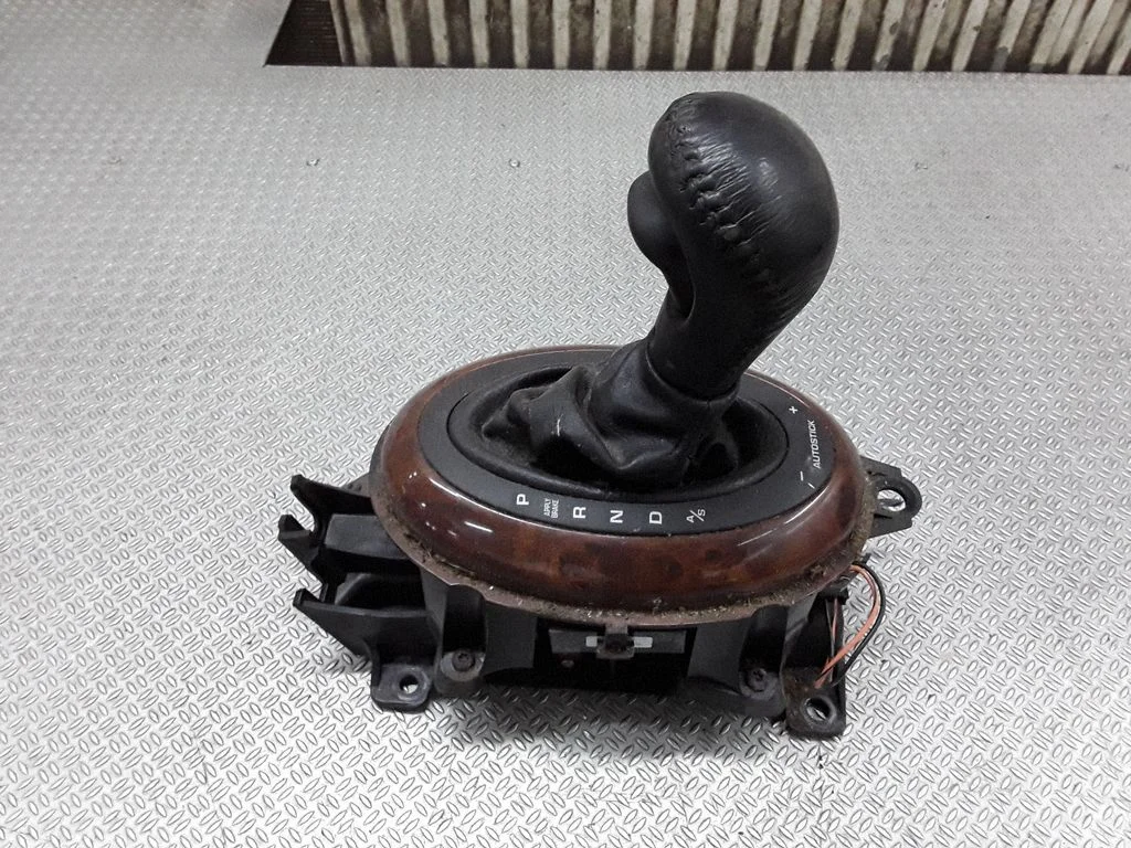 Gear selector mechanism – Chrysler Neon II (2000-2005)