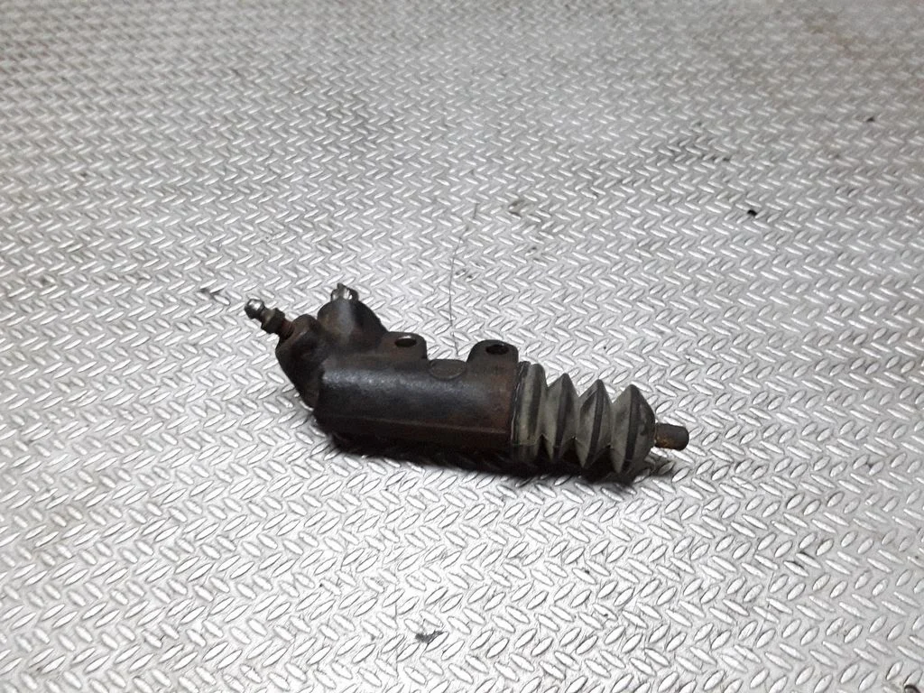 Siduri töösilinder – Toyota Avensis Verso (2001-2009)