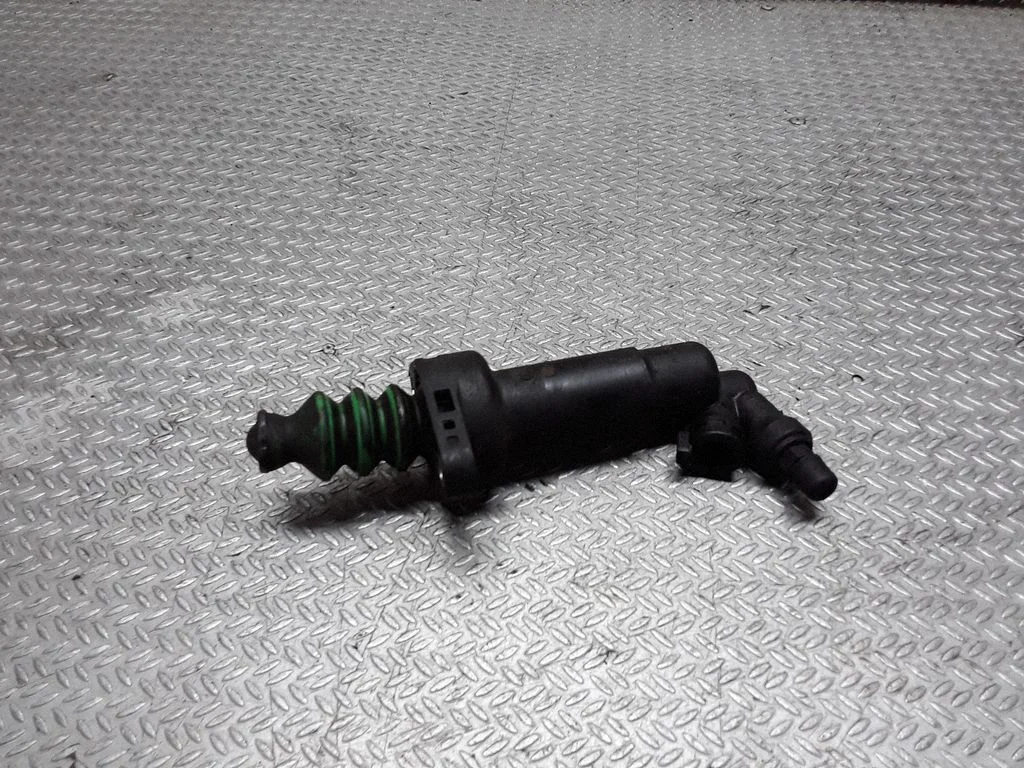 Clutch slave cylinder – Skoda Octavia Mk1 (1U) (1996-2004)