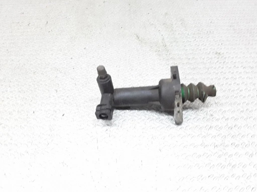 Clutch slave cylinder – Seat Ibiza III (6L) (2002-2008)